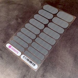 Jamberry Nail Wraps BLACK and WHITE SKINNY Full Sheet $5